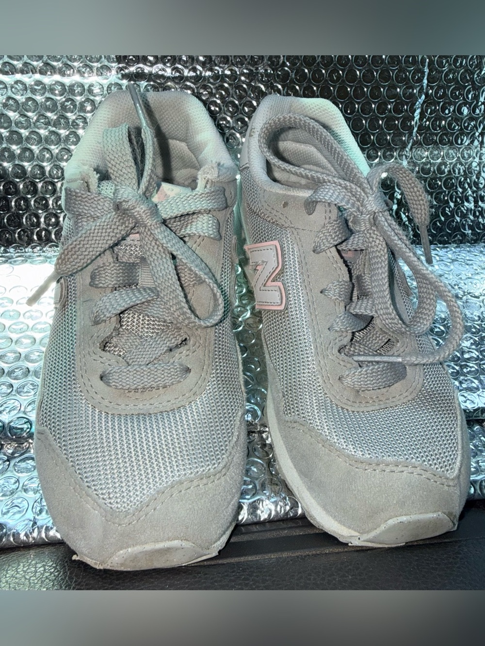 New Balance Kids Gray Sneakers with Pink N Logo Trim - Picture 2 of 6